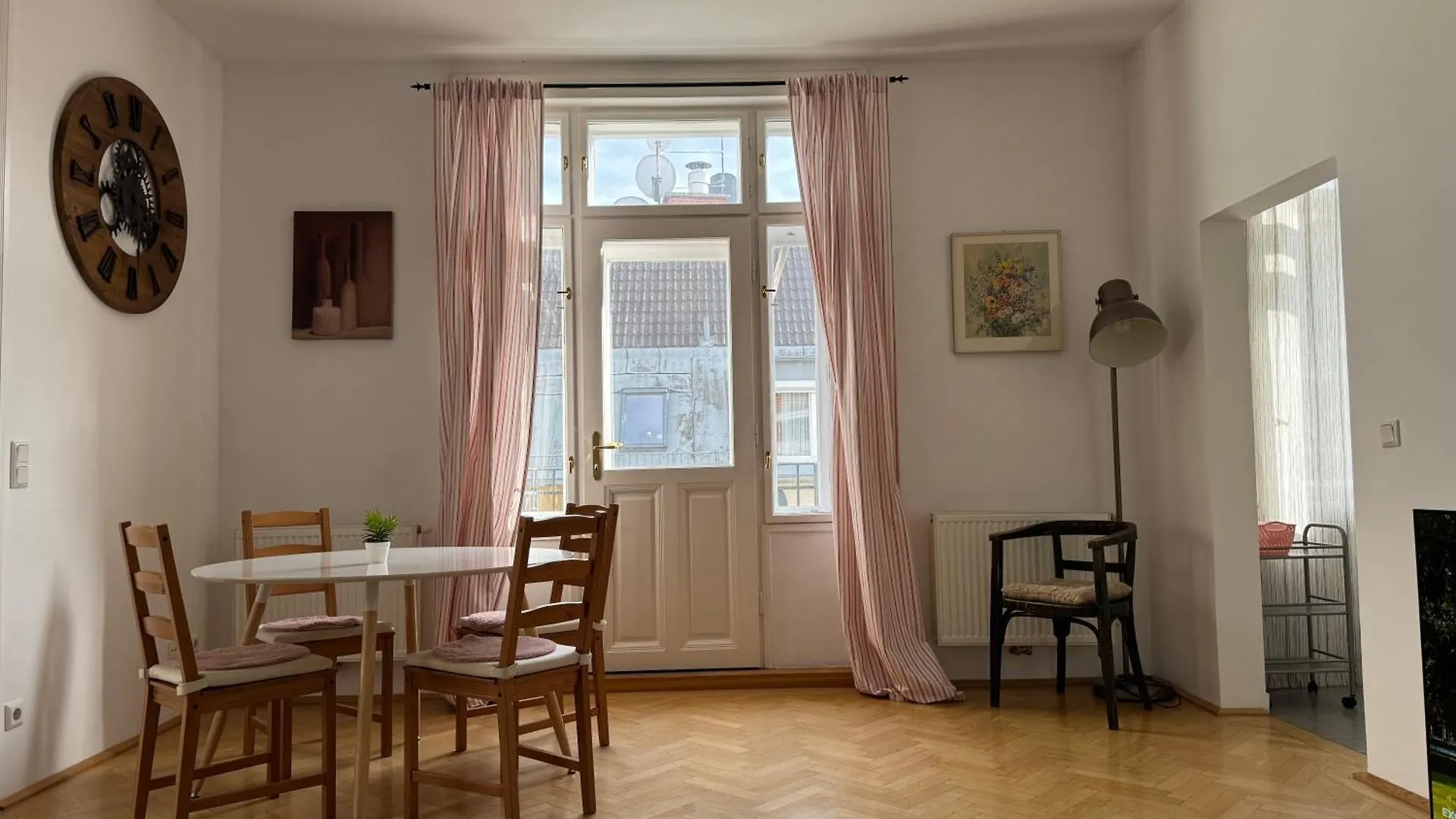 Cozy Apartment Near Schoenbrunn 17 Wiedeń Austria